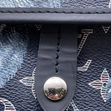 将图像加载到图库查看器中，LOUIS VUITTON Messenger NavyM54248 Monogram・Savannah Chapman Brothers Size PM
