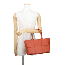Load image into Gallery viewer, Bottega Veneta Arco Tote Bag Red652867 Leather Size Small
