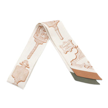 Load image into Gallery viewer, HERMES Twilly Merveilleuses Lanternes Crème / Caramel / Khaki Silk100%

