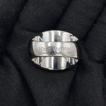 Load image into Gallery viewer, LOUIS VUITTON Traveler Stamps Signet Ring Size M Noir/SilverMP1802 Metal
