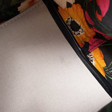 将图像加载到图库查看器中，BALENCIAGA Navy Cabas S Handbag White/Black339933 Canvas Leather
