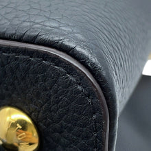 Load image into Gallery viewer, LOUIS VUITTON Capucines NoirM48864 Taurillon Leather Size MM
