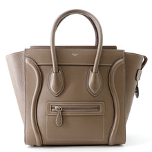 Load image into Gallery viewer, CELINE Luggage micro shopper Suri189793DRU.09SO Leather
