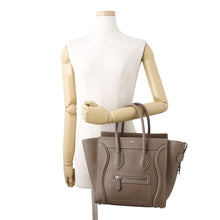 Load image into Gallery viewer, CELINE Luggage micro shopper Suri189793DRU.09SO Leather
