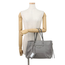将图像加载到图库查看器中，BALENCIAGA Paper B4 Zip-Around 2-Way Bag Gray432596 Leather
