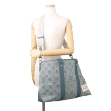 将图像加载到图库查看器中，LOUIS VUITTON Weekend Tote NM BlueM22537 Monogram Washed Denim
