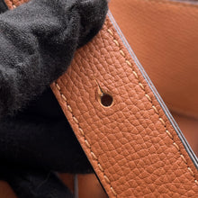 Load image into Gallery viewer, LOEWE Hammock Small Tan387.30.S35 Leather
