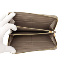 将图像加载到图库查看器中，CELINE Large zipped wallet Greige10B553BEL.10BL Leather
