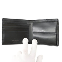 将图像加载到图库查看器中，SAINT LAURENT PARIS Cassandra Logo Compact Wallet Black610193 Leather
