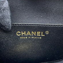 Load image into Gallery viewer, CHANEL Matelasse Heart-Shaped Chain Shoulder BlackAS5764 Lambskin
