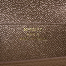 Load image into Gallery viewer, HERMES Bean compact Etoupe Veau Madame
