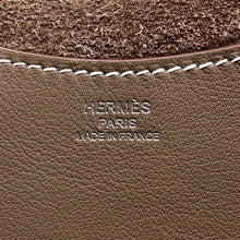 Load image into Gallery viewer, HERMES in-the-loop Tote Bag Etoupe Taurillon Clemence Swift Leather Size 18
