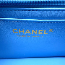 Load image into Gallery viewer, CHANEL Mini Matelasse Single Flap ChainShoulder Bag Blue/White/SilverA69900 Tweed Size 20

