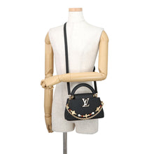 Load image into Gallery viewer, LOUIS VUITTON Capucines EW NoirM29443 Taurillon Leather Size MINI
