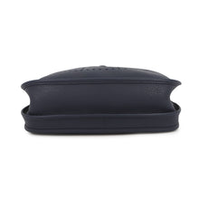Load image into Gallery viewer, HERMES Evelyne 3 Blue Nuit Taurillon Clemence Size PM
