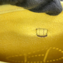 Load image into Gallery viewer, HERMES Evelyne Amazon Jaune Milton Taurillon Clemence Size TPM
