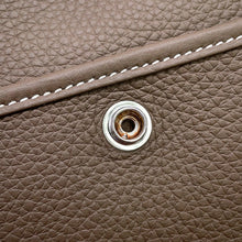 Load image into Gallery viewer, HERMES Evelyne3 Etoupe Taurillon Clemence Size 23

