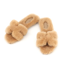 Load image into Gallery viewer, HERMES Oran Sandals Beige Argile Sheepskin Size 36
