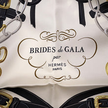 将图像加载到图库查看器中，HERMES Carre Brid de Gala Size 90 Black/Claim/Gold Silk100%
