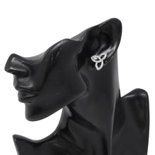 将图像加载到图库查看器中，HARRY WINSTON Lily Cluster・EarringEADPMQRFLC Pt950
