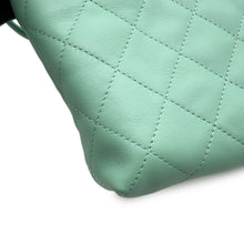将图像加载到图库查看器中，CHANEL Strap Clutch Bag Light GreenAP5228 Lambskin
