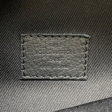将图像加载到图库查看器中，LOUIS VUITTON Discovery・Bumbag NoirM46036 Monogram Shadow Size PM
