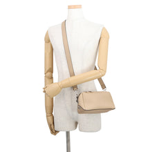 将图像加载到图库查看器中，FENDI Louis Shoulder Bag Beige7VA668 Grained Calf Leather Size Small
