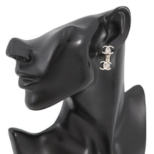 将图像加载到图库查看器中，CHANEL CC Logo EarringsABH472 Metal
