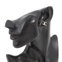 将图像加载到图库查看器中，CHANEL CC Logo EarringsABH472 Metal
