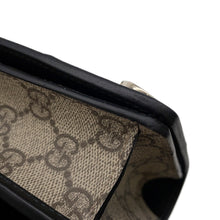 将图像加载到图库查看器中，GUCCI GG Emblem Shoulder Wallet Beige/Black820688 PVC/Leather
