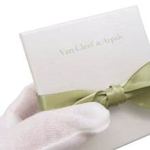 将图像加载到图库查看器中，Van Cleef &amp; Arpels Perlée Senior Tulle Ring Size 48/#8VCARO3Y600 18K Yellow Gold
