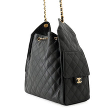 Load image into Gallery viewer, CHANEL CHANEL25 BlackAS5311 Caviar Leather Size Medium
