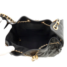 Load image into Gallery viewer, CHANEL CHANEL25 BlackAS5311 Caviar Leather Size Medium
