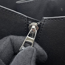 Load image into Gallery viewer, LOEWE Hammock mini Black/Red Leather Size Small
