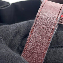 Load image into Gallery viewer, LOEWE Hammock mini Black/Red Leather Size Small
