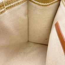 将图像加载到图库查看器中，CELINE Triomphe Tote Bag Gold/Ivory Canvas
