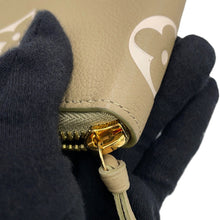 将图像加载到图库查看器中，LOUIS VUITTON Portefeuille Clemence Khaki/CremeM82478 Monogram Empreinte Leather
