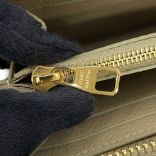 将图像加载到图库查看器中，LOUIS VUITTON Portefeuille Clemence Khaki/CremeM82478 Monogram Empreinte Leather
