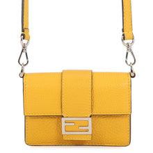 将图像加载到图库查看器中，FENDI Micro Flat Baguette Shoulder Pochette Yellow7M0311 Leather
