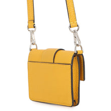 将图像加载到图库查看器中，FENDI Micro Flat Baguette Shoulder Pochette Yellow7M0311 Leather
