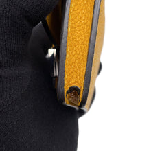 将图像加载到图库查看器中，FENDI Micro Flat Baguette Shoulder Pochette Yellow7M0311 Leather

