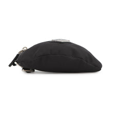 将图像加载到图库查看器中，PRADA Re-Nylon Triangle Logo Wristband Pouch Black2TT095_2DMK_F0002 Nylon
