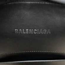 Load image into Gallery viewer, BALENCIAGA Beach bag Beige/Black Raffia Leather Size Medium
