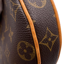 Load image into Gallery viewer, LOUIS VUITTON Pochette・Croissant RedM51510 Monogram
