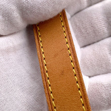 Load image into Gallery viewer, LOUIS VUITTON Pochette・Croissant RedM51510 Monogram
