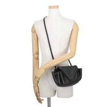 Load image into Gallery viewer, Bottega Veneta Beak Shoulder Bag Black Leather Size Small
