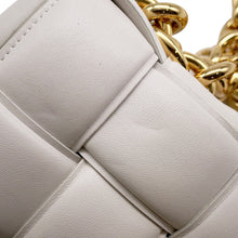 将图像加载到图库查看器中，Bottega Veneta Cassette ChainShoulder Bag White631421 Leather
