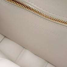 将图像加载到图库查看器中，Bottega Veneta Cassette ChainShoulder Bag White631421 Leather
