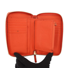 将图像加载到图库查看器中，GUCCI Zip AroundWallet Orange420113 Leather
