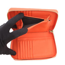将图像加载到图库查看器中，GUCCI Zip AroundWallet Orange420113 Leather
